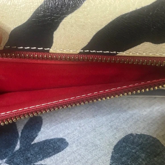 Dooney & Bourke Black & Cream Zebra Print Shoulder Bag with wallet & coin pouch - Picture 4 of 11